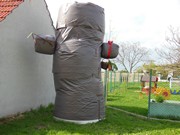 Sněhulák se změnil na Velikonočního zajíce